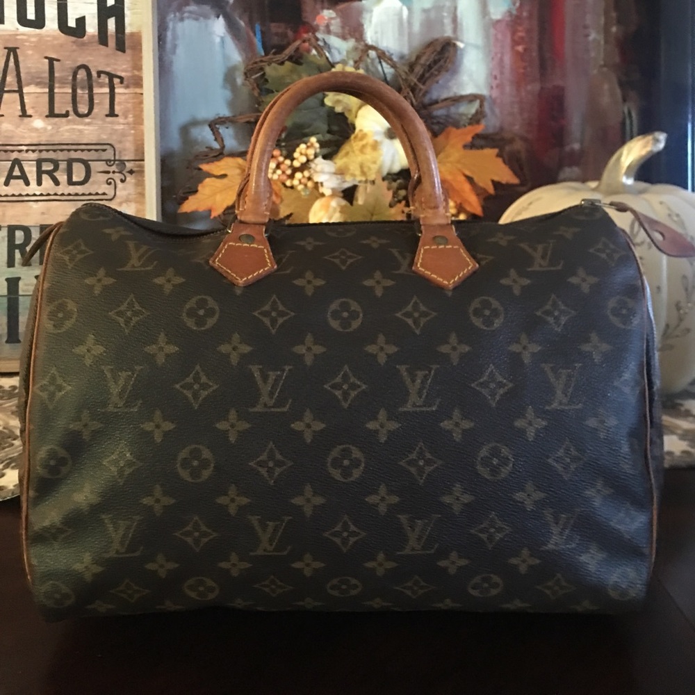 AUTHENTIC LOUIS VUITTON SPEEDY 35